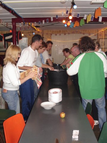 2006HWK 112.jpg